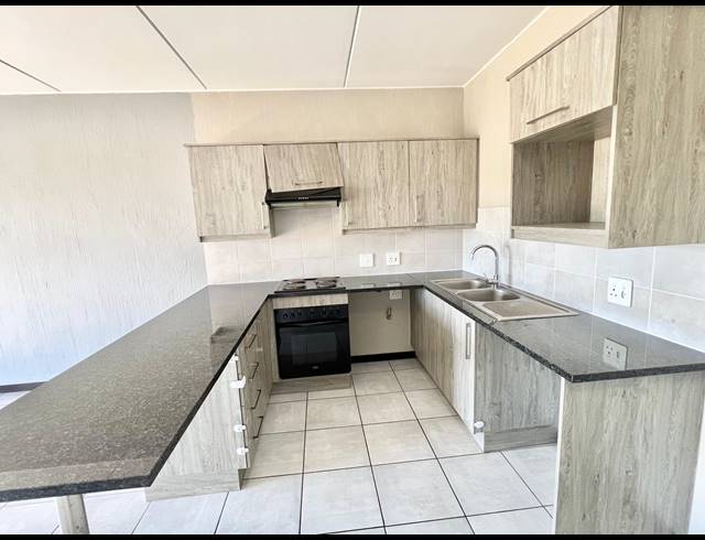 2 BEDROOM APARTMENT FOR SALE IN BARBEQUE DOWNS